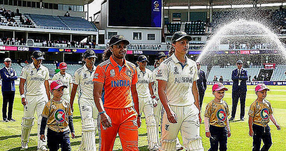 নিলামের হাতুড়ি থামার পরে: ক্রিকেটের ট্রান্সফার বাজারে দাম আসলে কে লেখে?