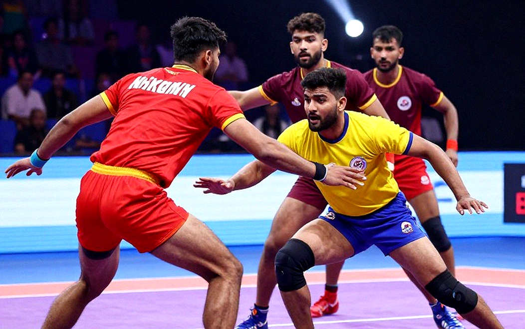 একটি কমলা রেইডার, চার নীল ডিফেন্ডার: কমনওয়েলথ কাবাডি চ্যাম্পিয়নশিপের লোগো যেভাবে টুর্নামেন্টের আসল প্রশ্নটা ফাঁস করে দিল