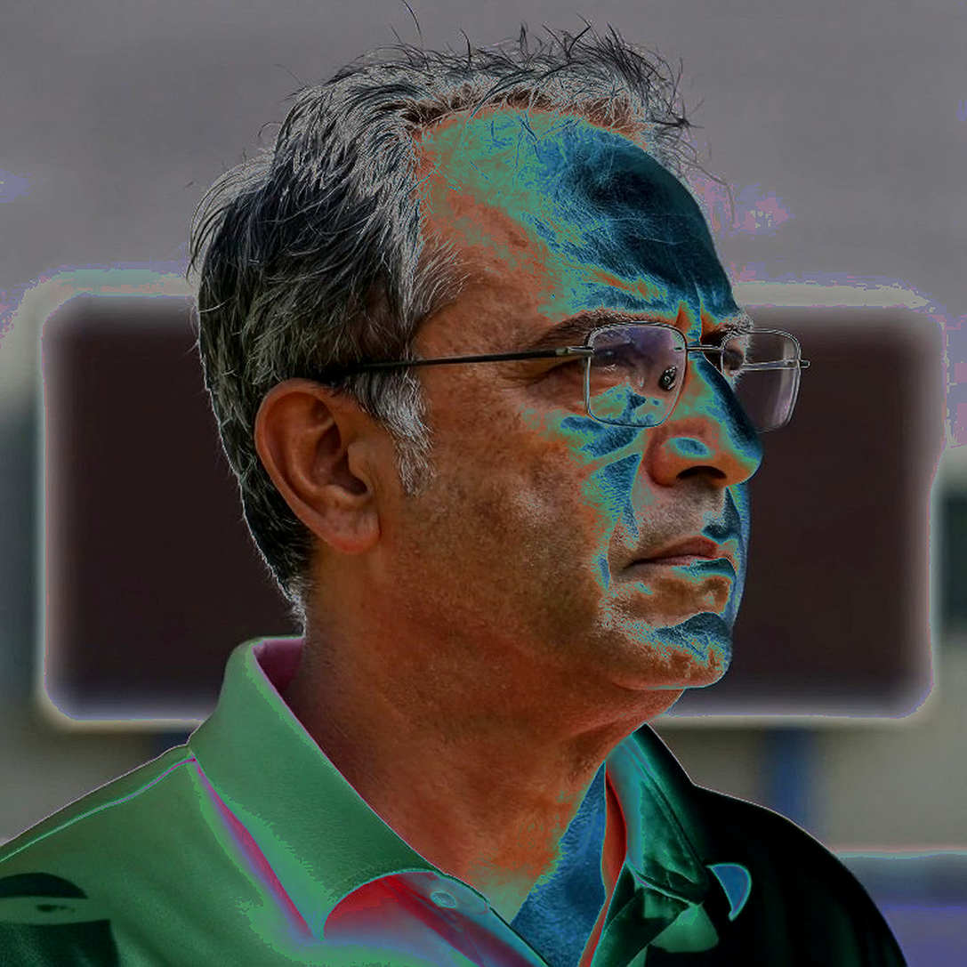 জেদ্দার হাতুড়ি আর কোচির কর্নার: নিলাম-ঘরে ঝুলে থাকা একটি বন্ধনী